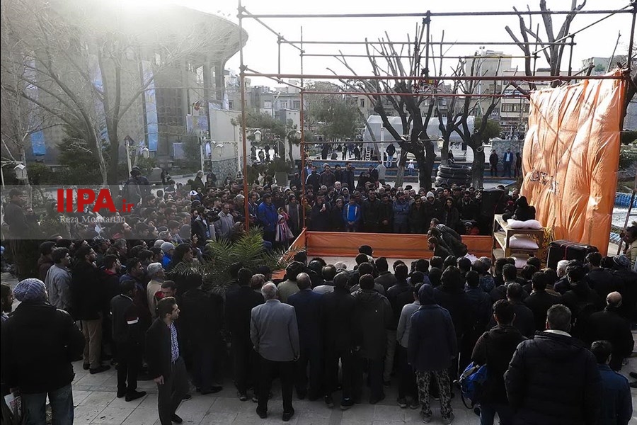   تئاتر خیابانی فجر