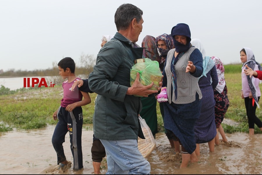   امداد رسانی به مناطق سیل زده در گلستان