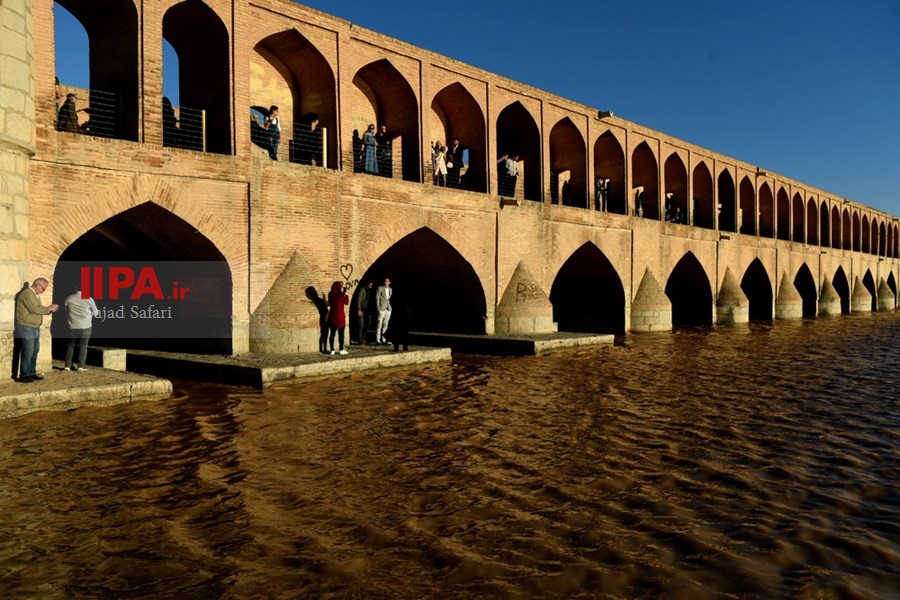  رونق دوباره زاینده رود