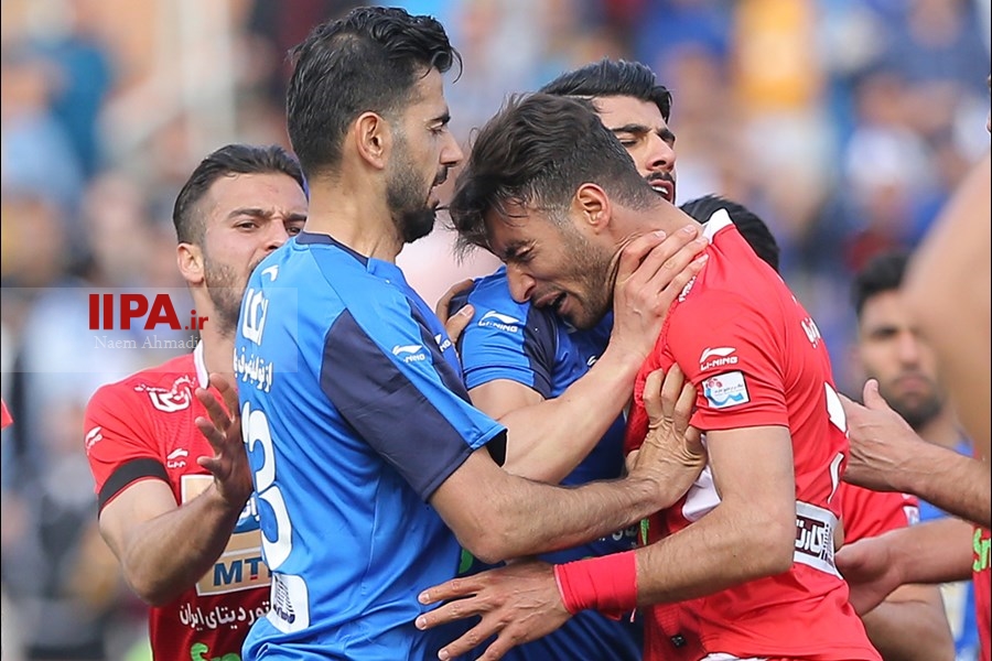   دیدار تیم های استقلال و پرسپولیس تهران 