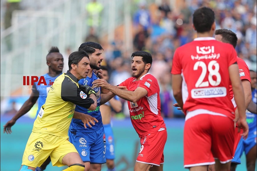   دیدار تیم های استقلال و پرسپولیس تهران 