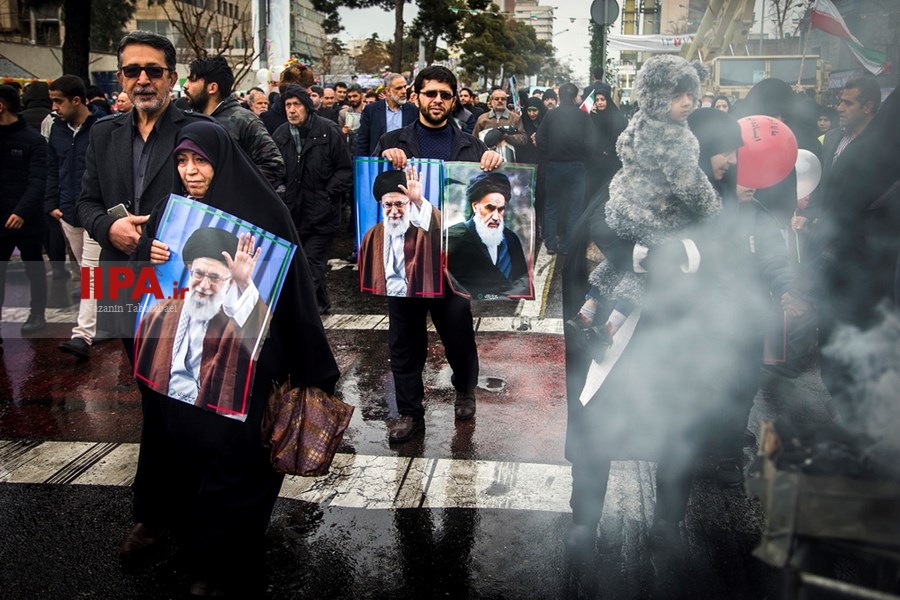   راهپیمایی ۲۲ بهمن در تهران /3