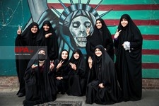   راهپیمایی 13 آبان در تهران /2