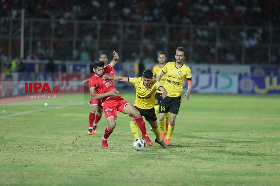   قهرمانی تیم فوتبال پرسپولیس در هجدهمین دوره لیگ برتر
