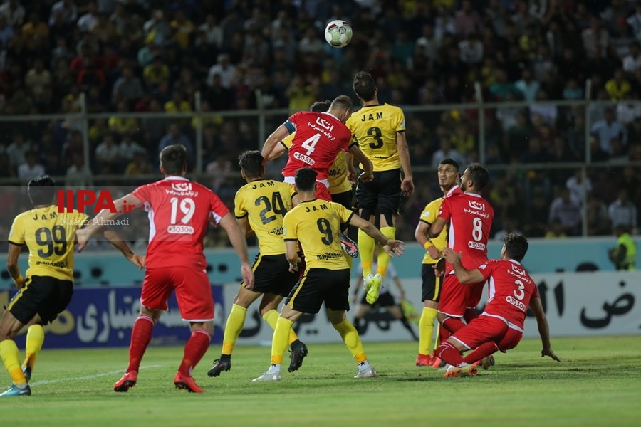   قهرمانی تیم فوتبال پرسپولیس در هجدهمین دوره لیگ برتر