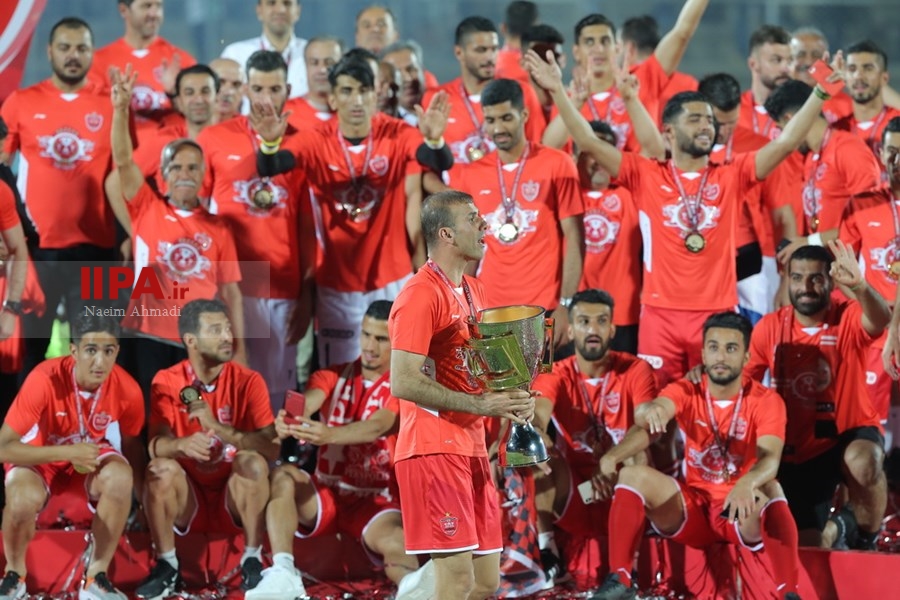   قهرمانی تیم فوتبال پرسپولیس در هجدهمین دوره لیگ برتر