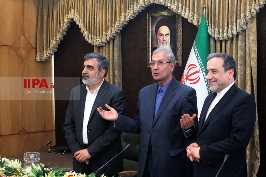   نشست خبری مشترک پس از پایان مهلت ۶۰ روزه ایران به اروپایی ها