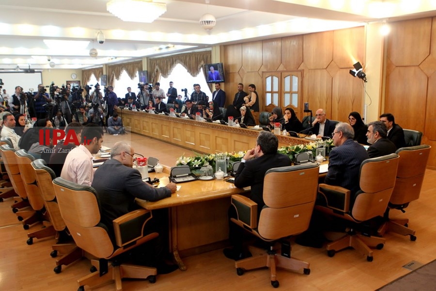   نشست خبری مشترک پس از پایان مهلت ۶۰ روزه ایران به اروپایی ها