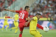دیدار تیم‌های فوتبال پرسپولیس و پارس جنوبی  تیم فوتبال پرسپولیس در نخستین دیدار نوزدهمین دوره لیگ برتر برابر پارس جنوبی به برتری یک بر صفر رسید