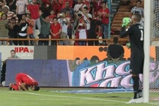 دیدار تیم‌های فوتبال پرسپولیس و پارس جنوبی  تیم فوتبال پرسپولیس در نخستین دیدار نوزدهمین دوره لیگ برتر برابر پارس جنوبی به برتری یک بر صفر رسید
