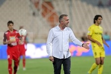 دیدار تیم‌های فوتبال پرسپولیس و پارس جنوبی  تیم فوتبال پرسپولیس در نخستین دیدار نوزدهمین دوره لیگ برتر برابر پارس جنوبی به برتری یک بر صفر رسید