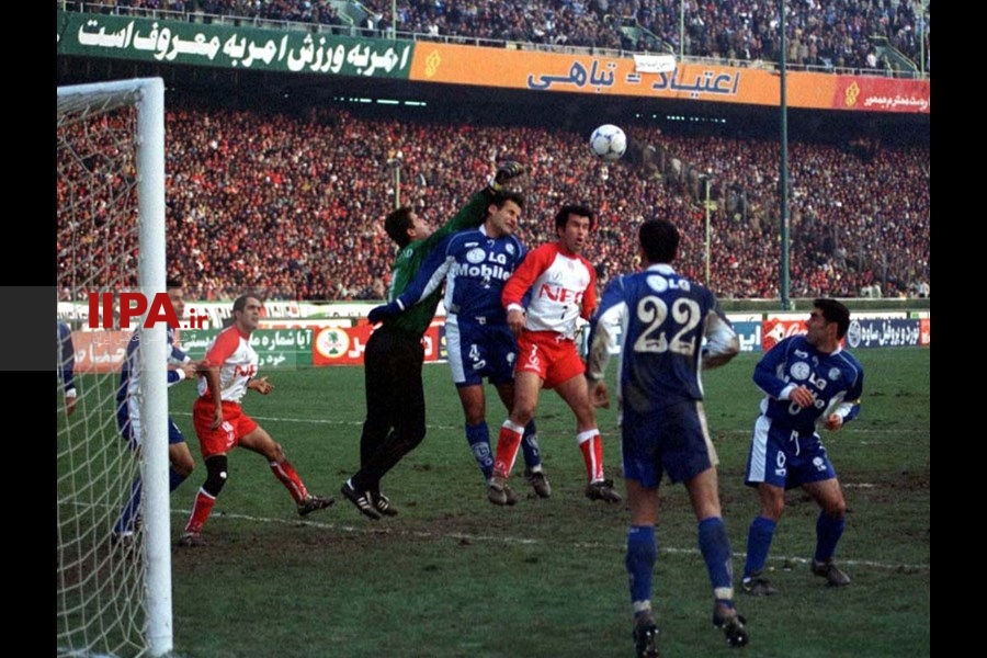   عکس های کمتر دیده شده از بازی استقلال و پرسپولیس 