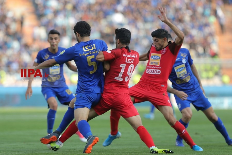   دیدار تیم های فوتبال استقلال و پرسپولیس
