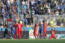   دیدار تیم های فوتبال استقلال و پرسپولیس