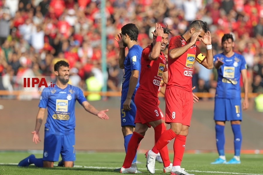   دیدار تیم های فوتبال استقلال و پرسپولیس