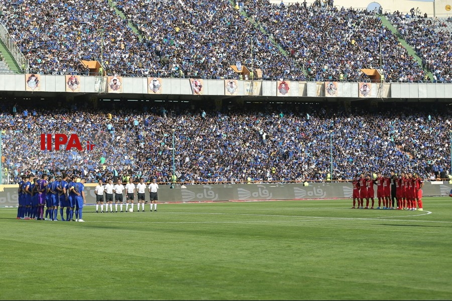   دیدار تیم های فوتبال استقلال و پرسپولیس