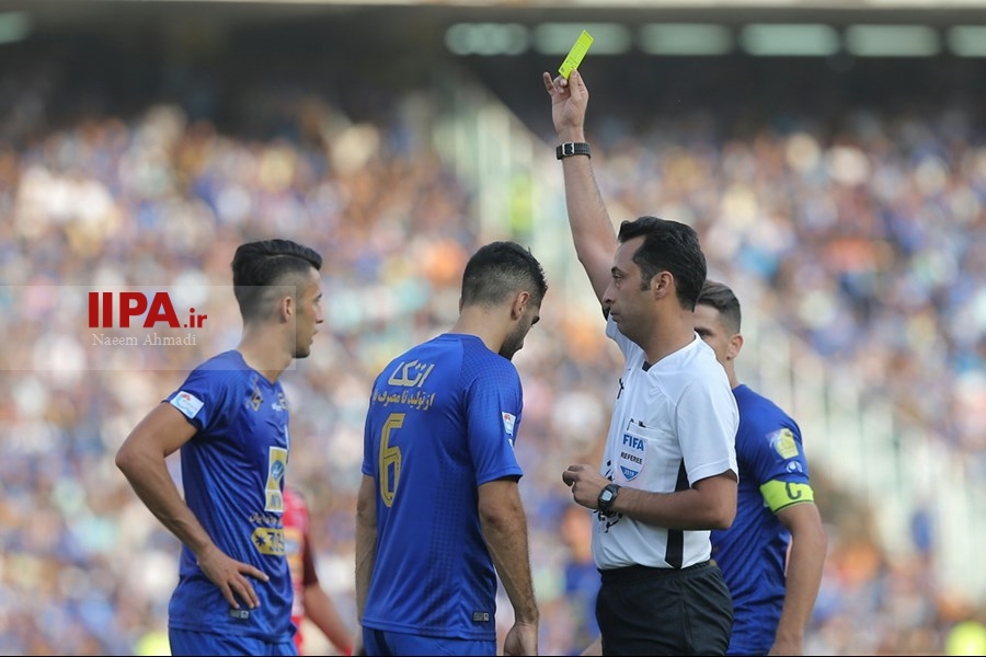   دیدار تیم های فوتبال استقلال و پرسپولیس