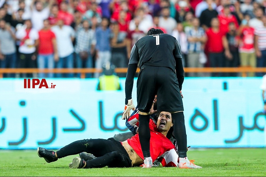   دیدار تیم های فوتبال استقلال و پرسپولیس
