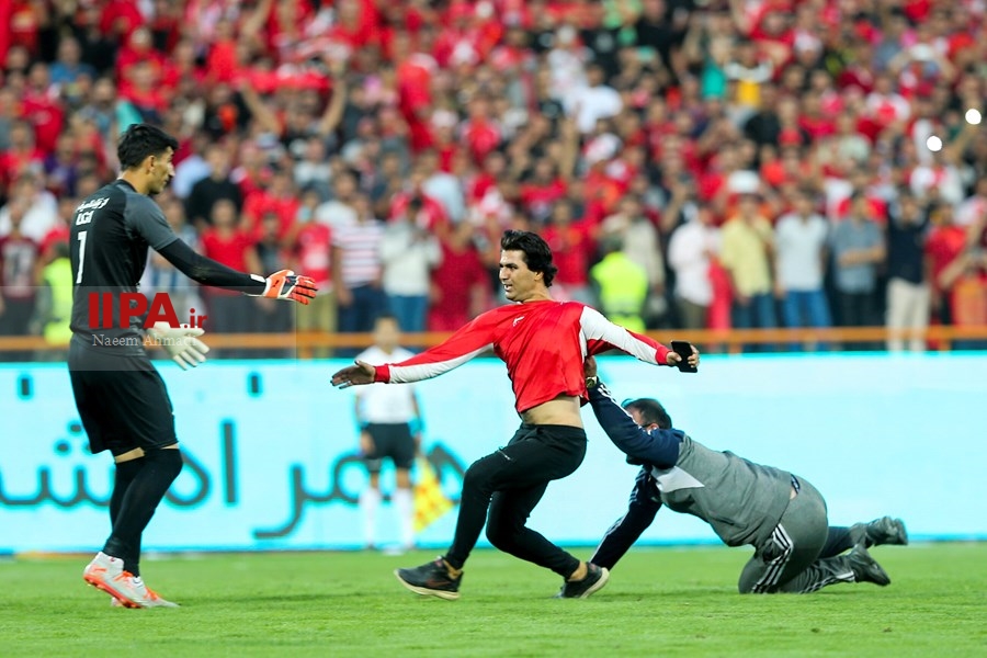   دیدار تیم های فوتبال استقلال و پرسپولیس