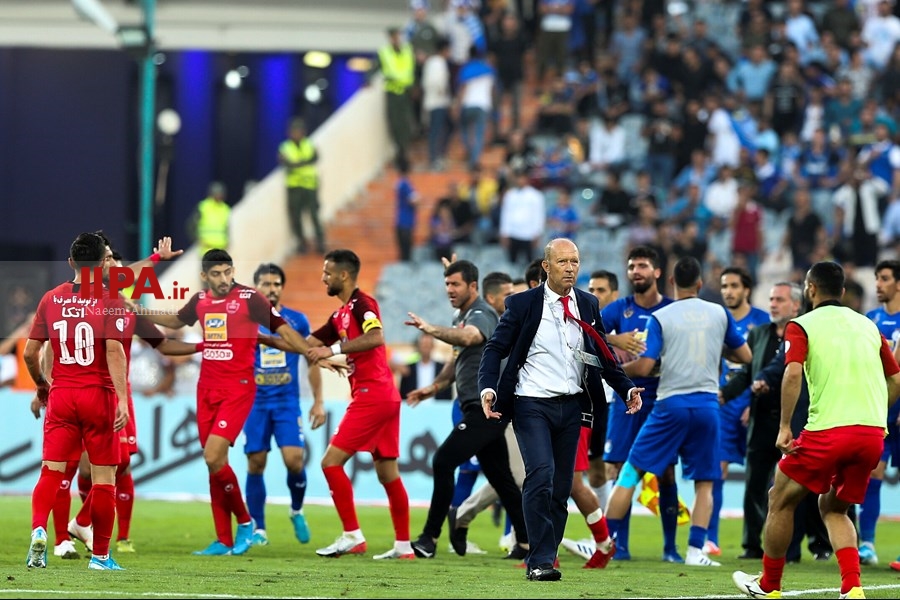   دیدار تیم های فوتبال استقلال و پرسپولیس