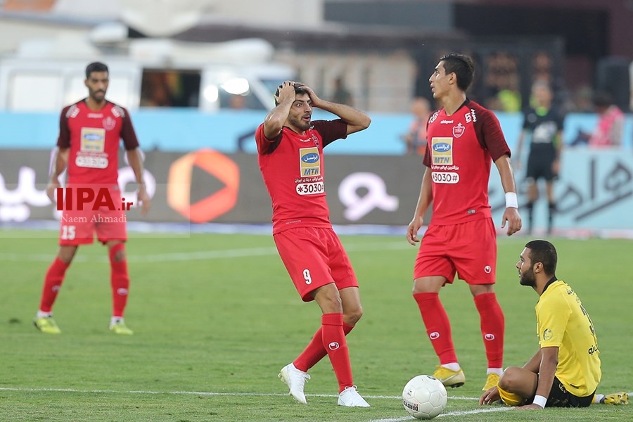   دیدار پرسپولیس و سپاهان اصفهان