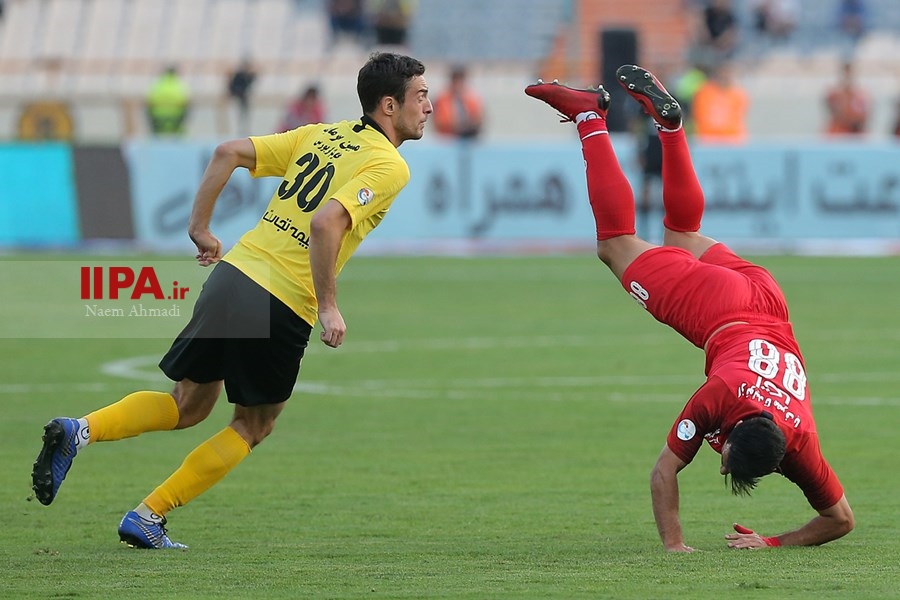   دیدار پرسپولیس و سپاهان اصفهان