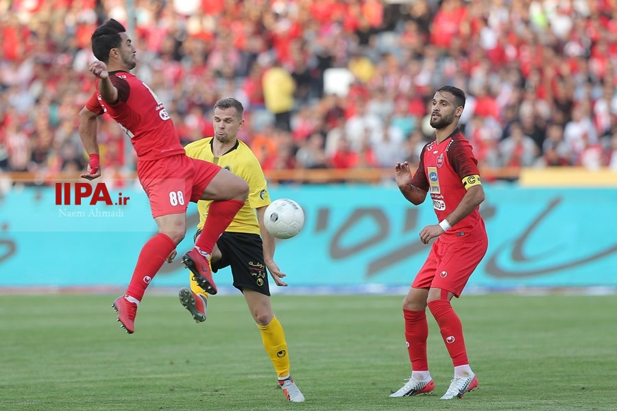   دیدار پرسپولیس و سپاهان اصفهان