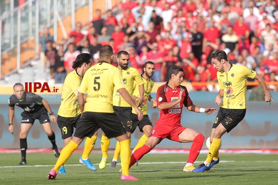   دیدار پرسپولیس و سپاهان اصفهان