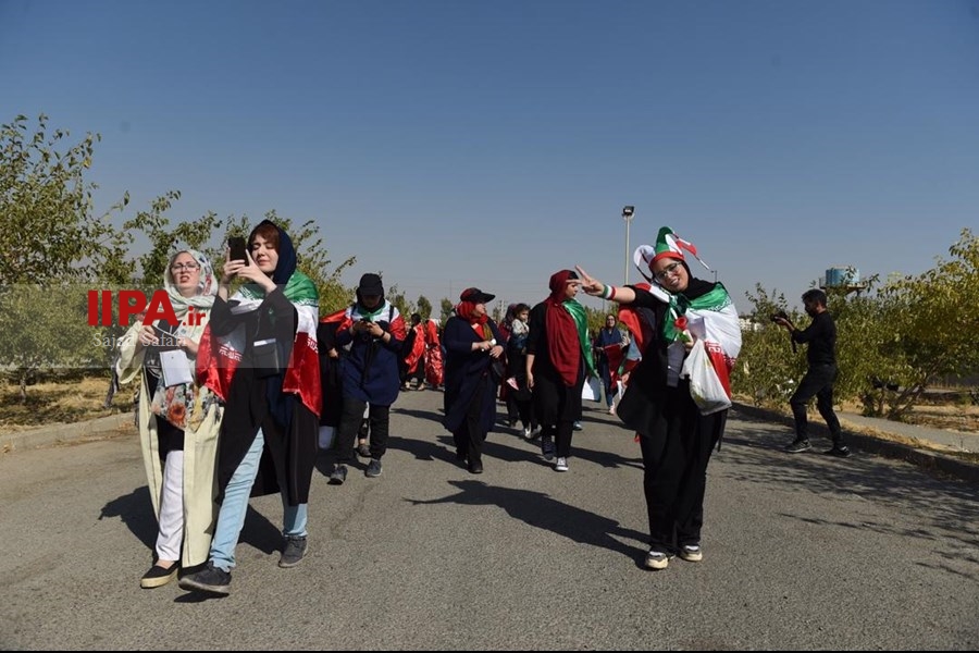   ورود تماشاگران زن به ورزشگاه آزادی