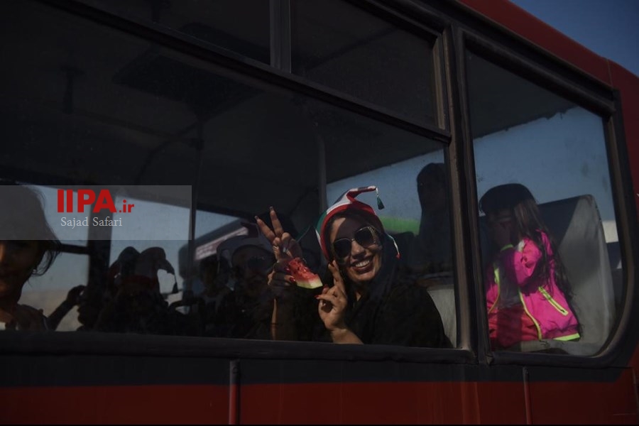   ورود تماشاگران زن به ورزشگاه آزادی