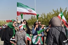   ورود تماشاگران زن به ورزشگاه آزادی