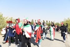   ورود تماشاگران زن به ورزشگاه آزادی