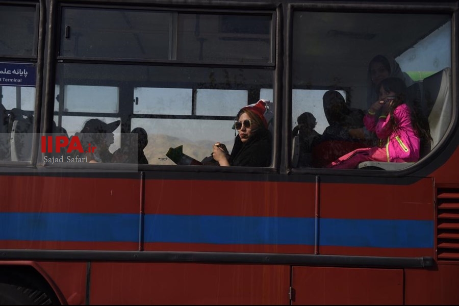   ورود تماشاگران زن به ورزشگاه آزادی