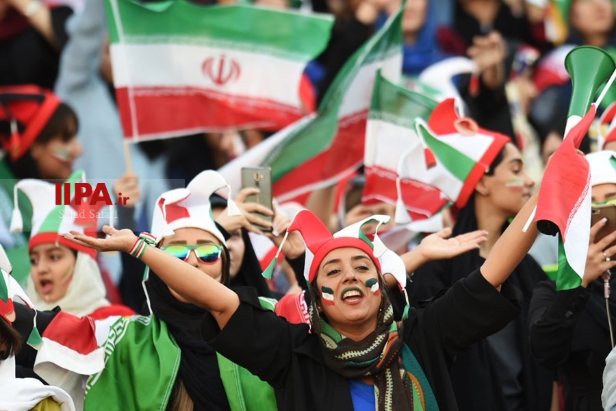   حضور تماشاگران زن در دیدار تیم های فوتبال ایران و کامبوج