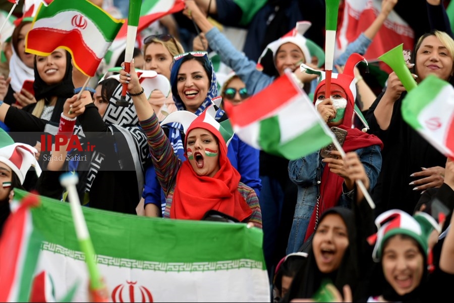   حضور تماشاگران زن در دیدار تیم های فوتبال ایران و کامبوج