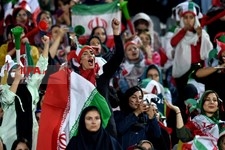   حضور تماشاگران زن در دیدار تیم های فوتبال ایران و کامبوج