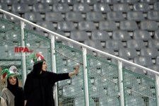   حضور تماشاگران زن در دیدار تیم های فوتبال ایران و کامبوج