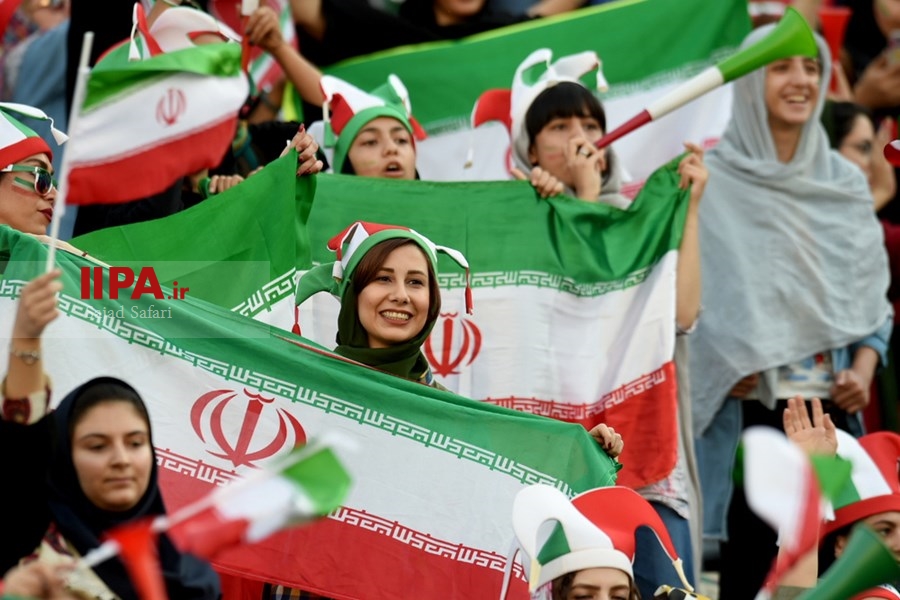   حضور تماشاگران زن در دیدار تیم های فوتبال ایران و کامبوج