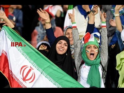 حضور تماشاگران زن در دیدار تیم های فوتبال ایران و کامبوج