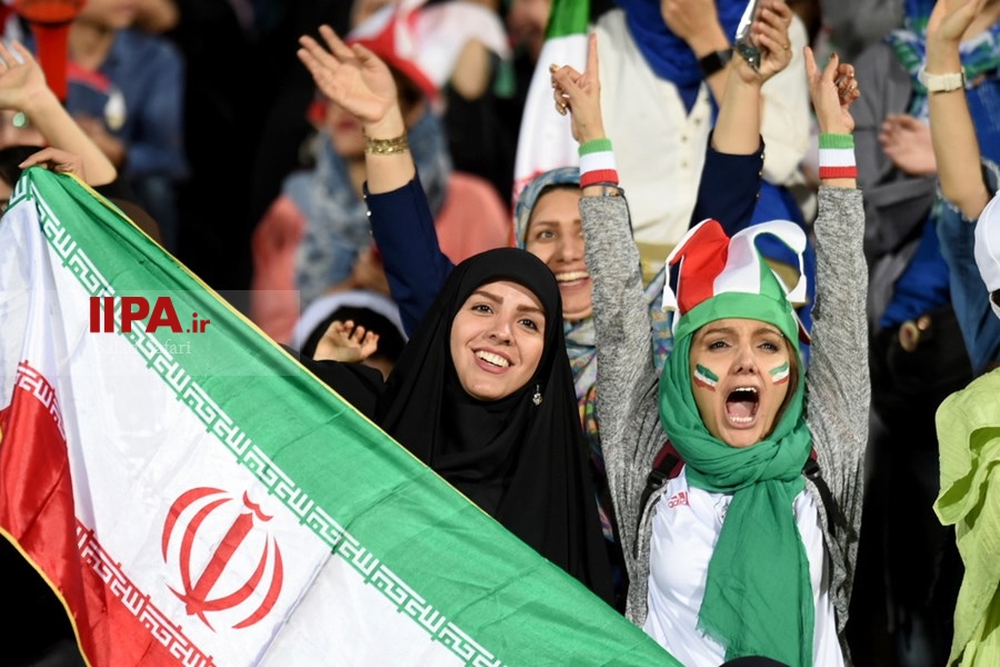   حضور تماشاگران زن در دیدار تیم های فوتبال ایران و کامبوج