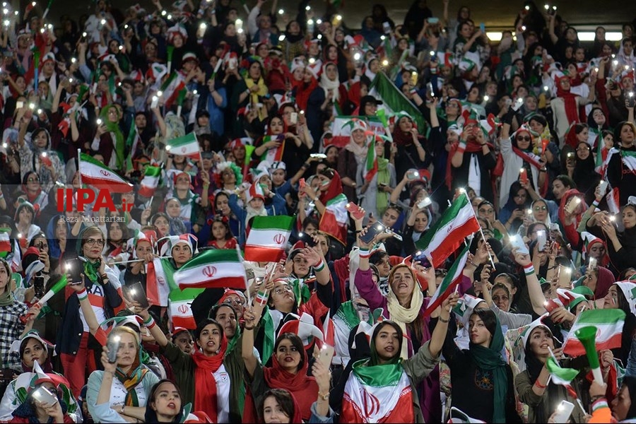   حضور تماشاگران زن در دیدار تیم های فوتبال ایران و کامبوج