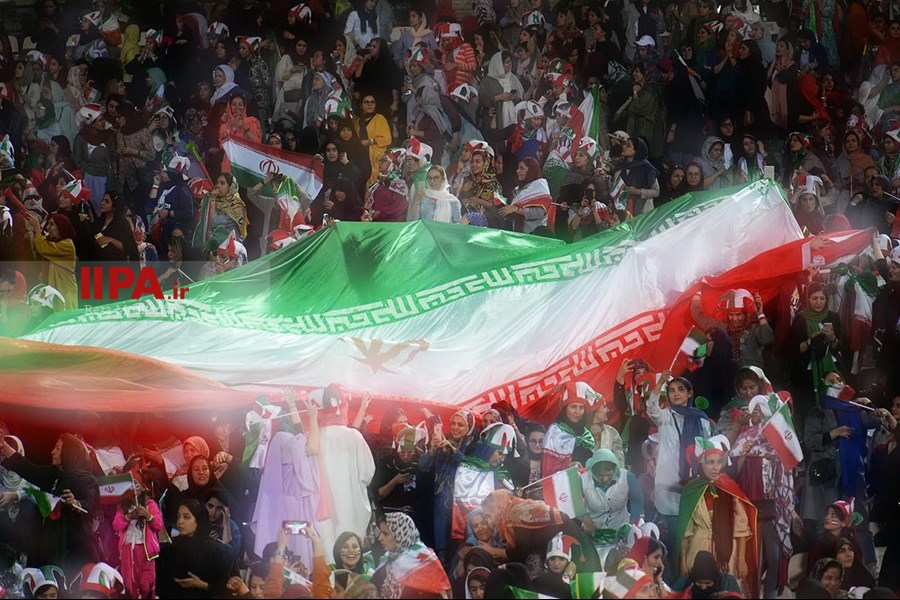  حضور تماشاگران زن در دیدار تیم های فوتبال ایران و کامبوج