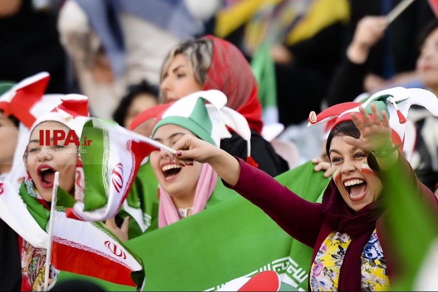   حضور تماشاگران زن در دیدار تیم های فوتبال ایران و کامبوج