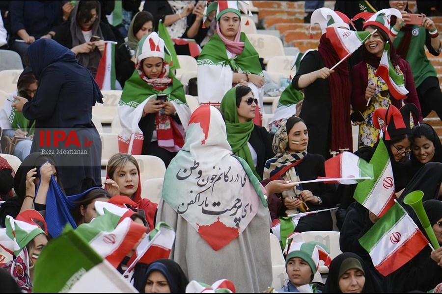   حضور تماشاگران زن در دیدار تیم های فوتبال ایران و کامبوج