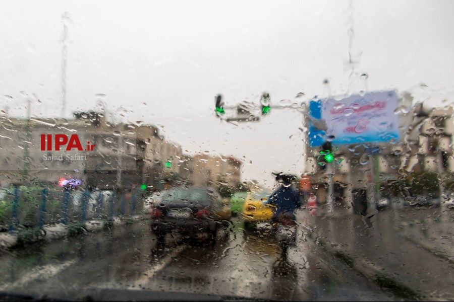   بارش باران پاییزی در تهران