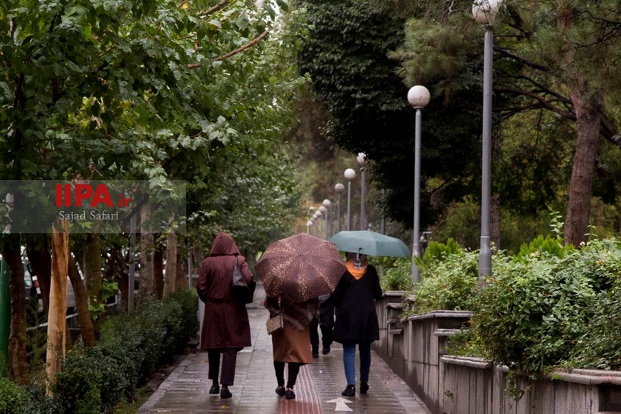   بارش باران پاییزی در تهران