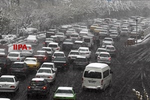 ترافیک در روز برفی در تهران