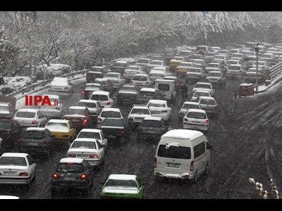 ترافیک در روز برفی در تهران