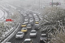   ترافیک در روز برفی در تهران