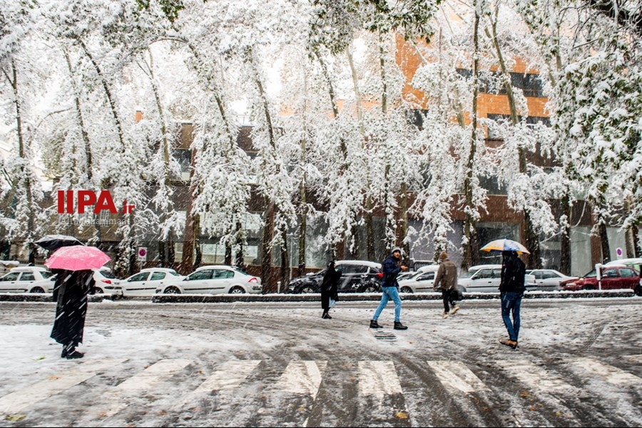   برف پاییزی در تهران